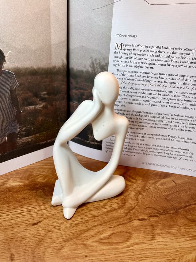 Thinkers Statue decor