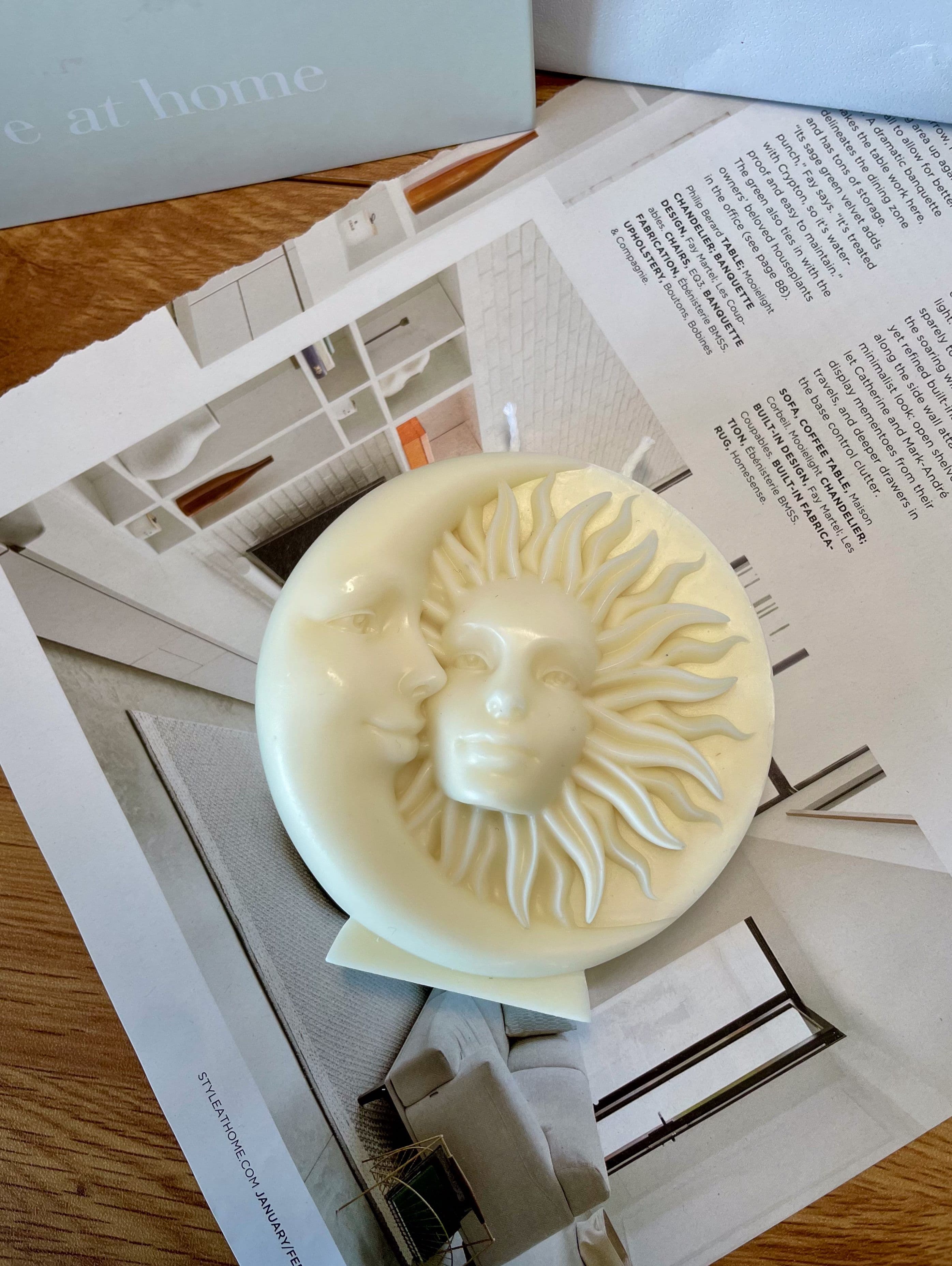 Thinkers Statue decor
