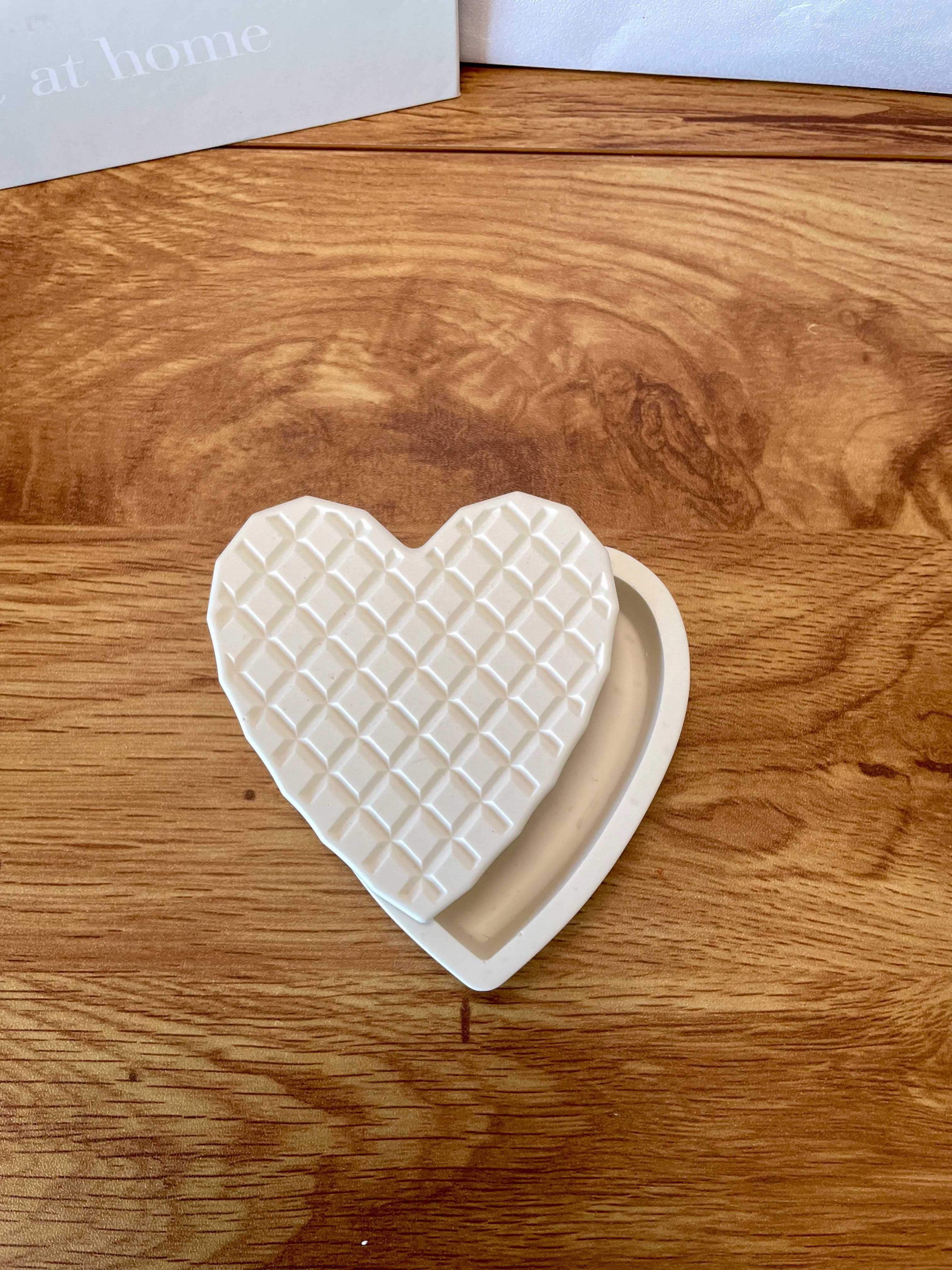 Heart Holder