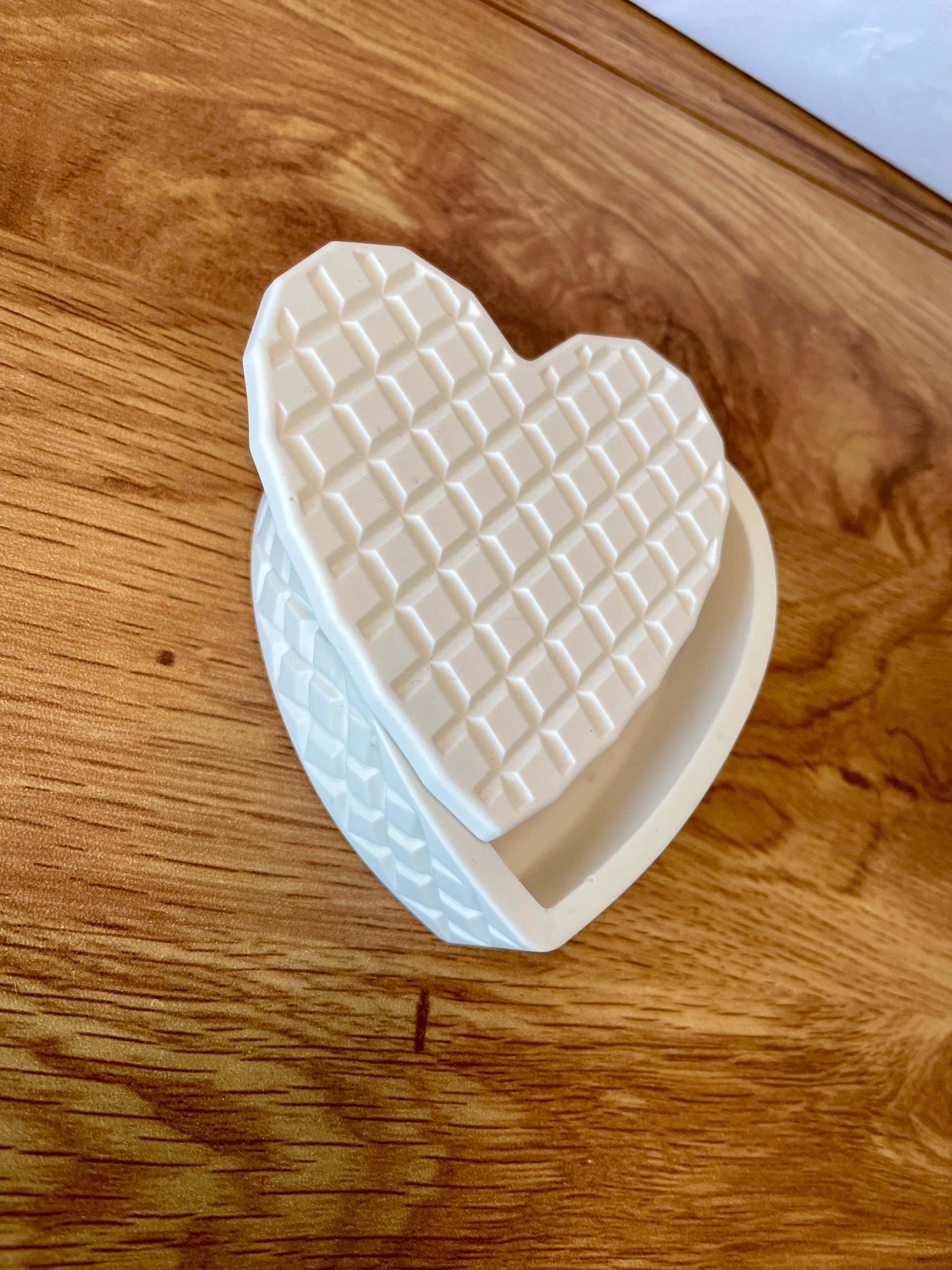Heart Holder