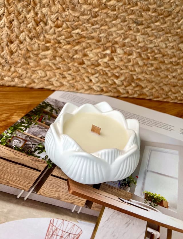 Lotus Candle